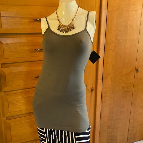 C’est Moi very cool seamless tank! - Picture 2 of 4